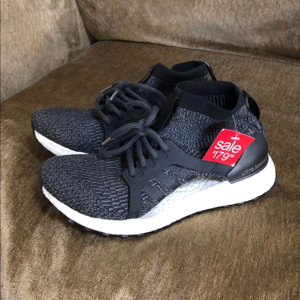 🎄🎁SALE🎁🎄✨Adidas Ultra Boost Sneakers✨